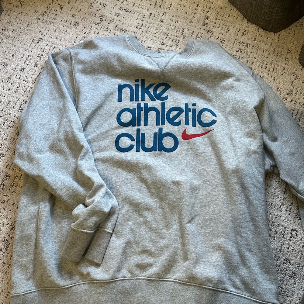 Nike Gray Crewneck Sweater with Classic Design